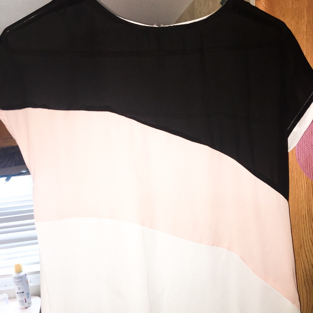 CUTE WHITE, BLACK, AND WHITE SHIRT!!